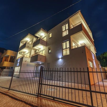 Апартаменты Harasta Lux Бар Экстерьер фото